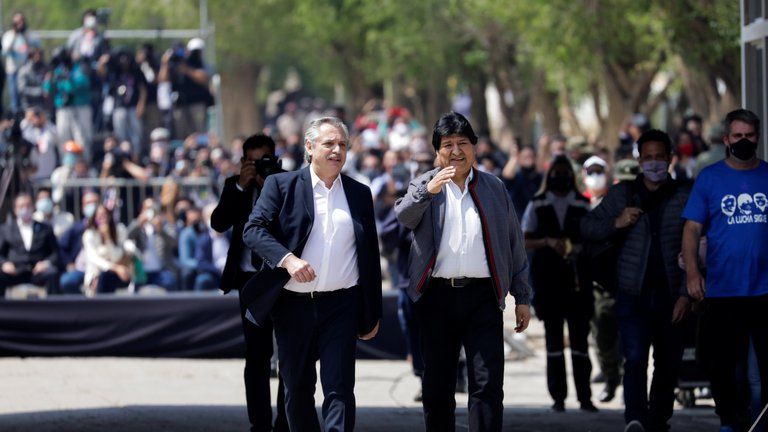 Alberto Fernández despidió a Evo Morales, que regresó a Bolivia luego de la asunción de Luis Arce como nuevo presidente