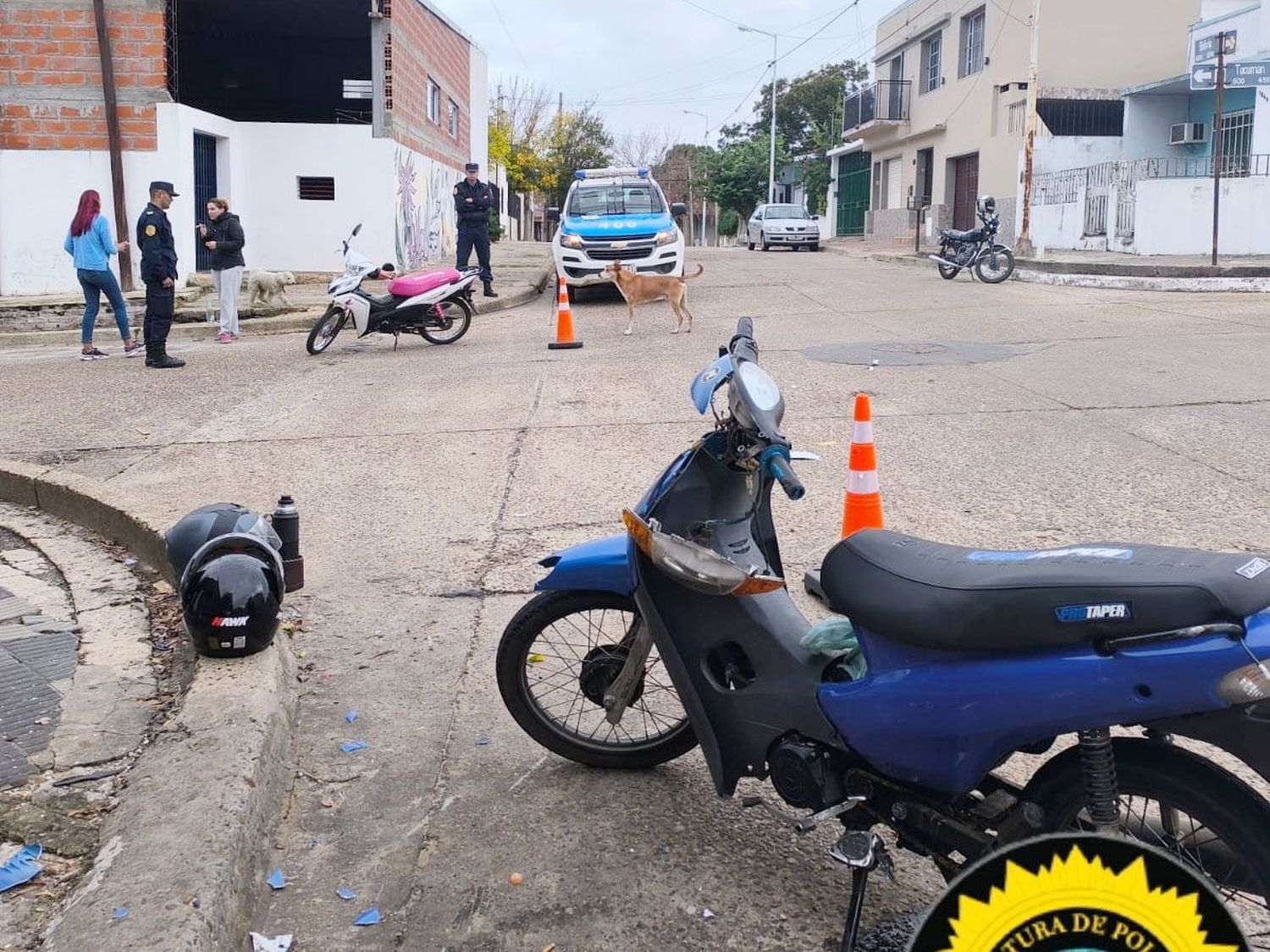 Hospitalizaron a cinco personas tras el choque de dos motocicletas