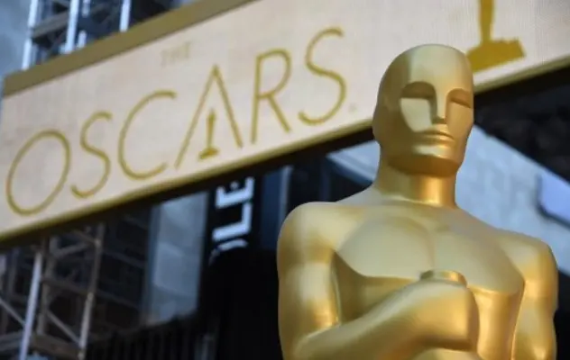 «Mank» lidera carrera al Óscar con 10 nominaciones