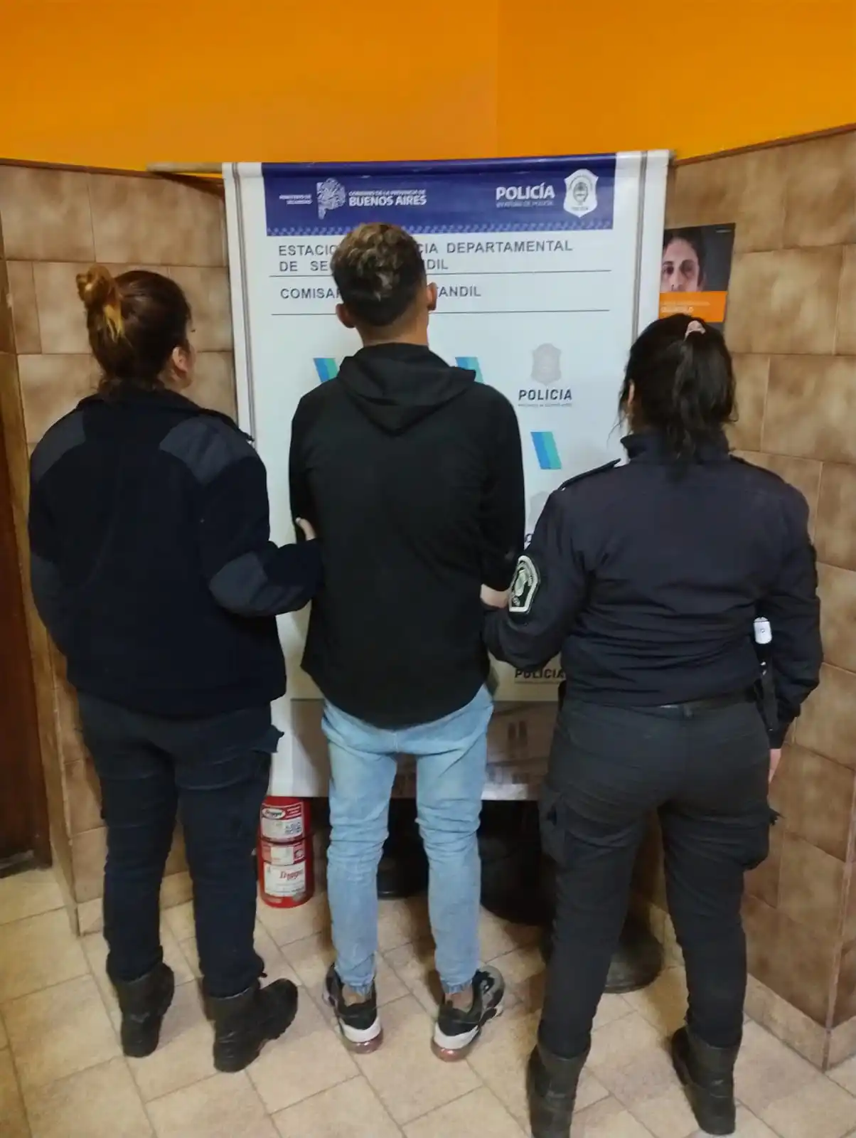 Anoche la policía informó sobre la aprehensión de uno de los asaltantes.