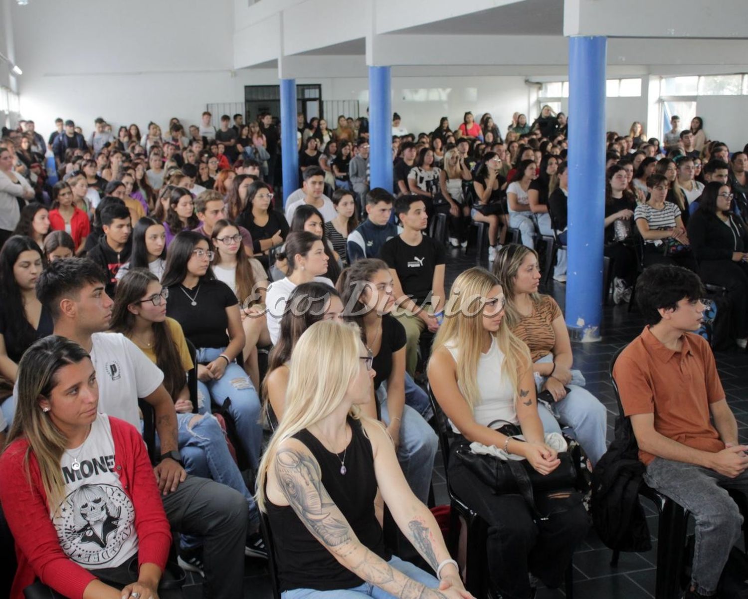 Salón colmado. Hubo cientos de asistentes a la charla previa del ciclo lectivo