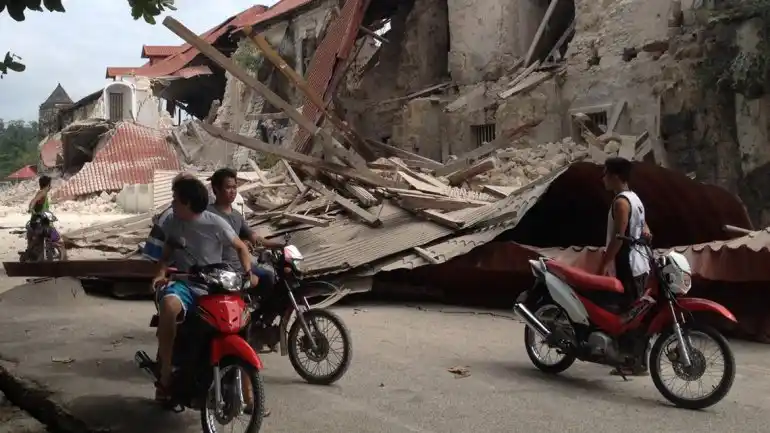 85 muertos por fuerte terremoto en Filipinas