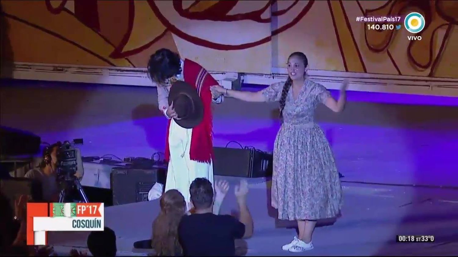 Romina Cáceres y Mauro Gorosito fueron los encargados de presentar a Entre Ríos en la primera noche de Cosquín
