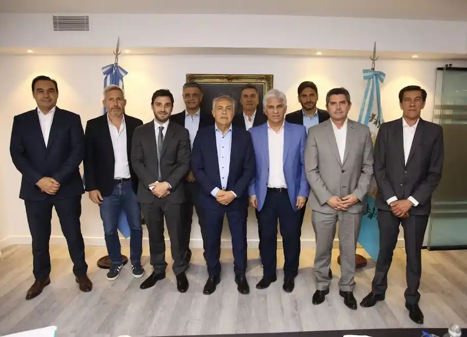 Los gobernadores dialoguistas presentaron su reclamo a través de un comunicado.