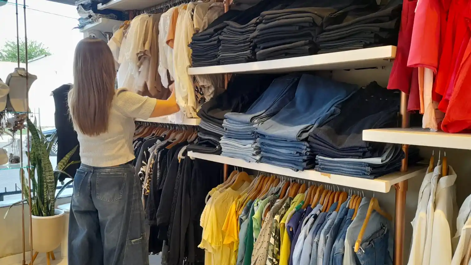 Compras desde casa y precios cada vez más bajos: las dificultades que deben enfrentar los comerciantes locales