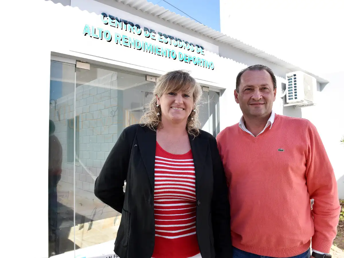 “Si va a jugar al fútbol, lo más importante es  hacerle el Emmac y después comprarle los botines”