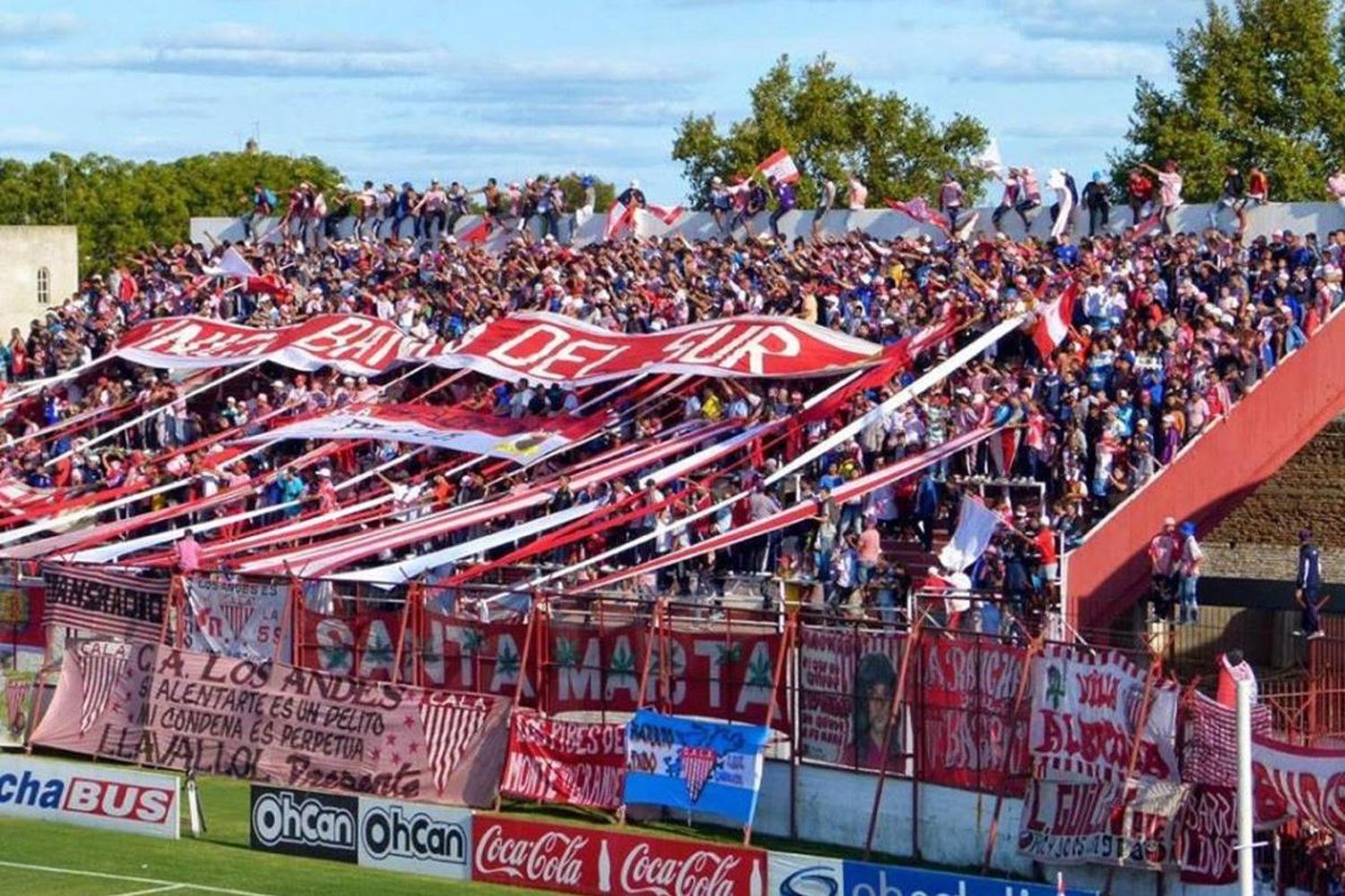 Boletín Oficial: Prohibieron el ingreso a las canchas a barras de Los Andes por los enfrentamientos en Lomas de Zamora