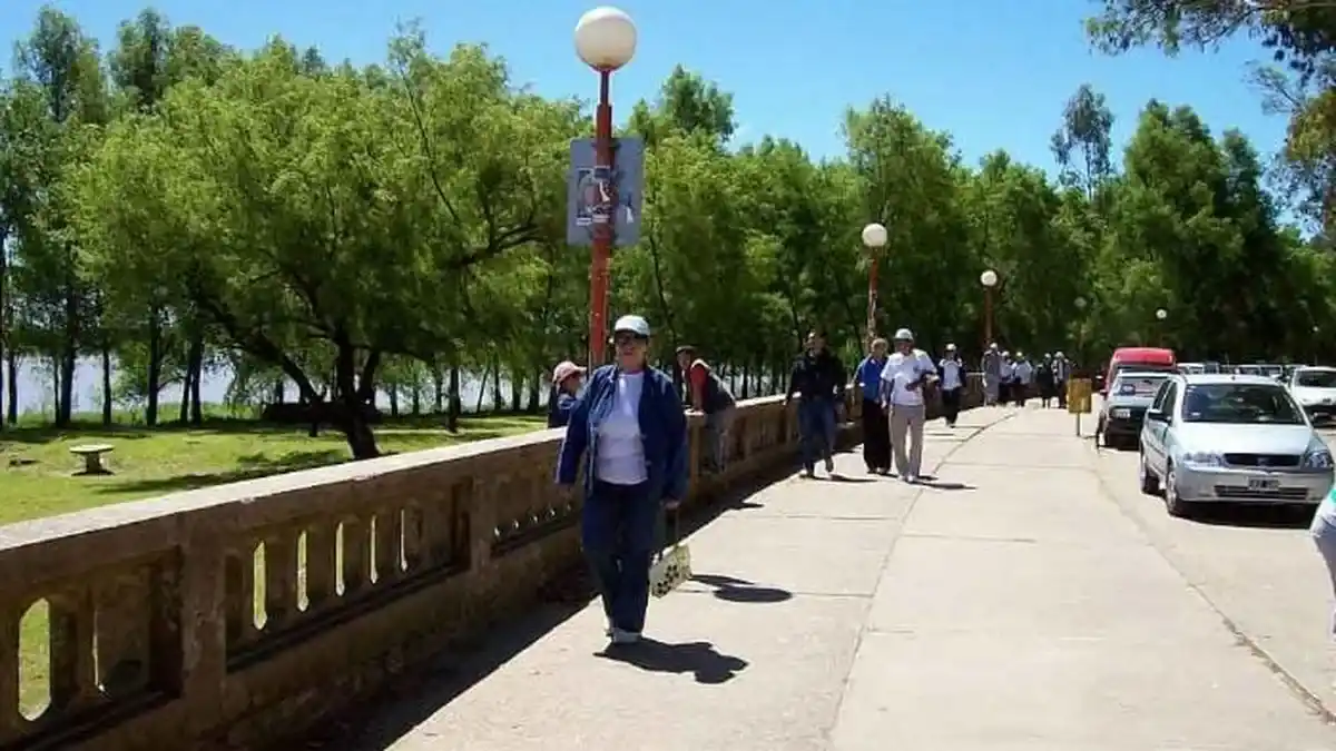 Victoria lanza fuerte plan de austeridad ante caída de coparticipación