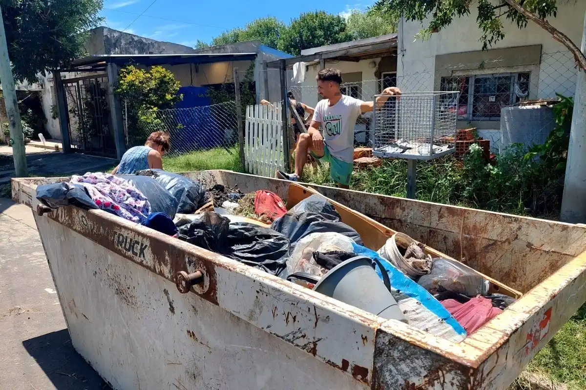Más de 400 vecinos del barrio Munilla participaron en la campaña “Patio Limpio”