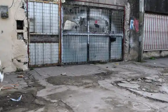 Balearon el frente de una vivienda en la zona del Parque Independencia