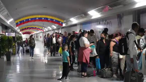 RETORNARON 251 VENEZOLANOS DE PERÚ en vuelo de Vuelta a la Patria: ¿será para quedarse?