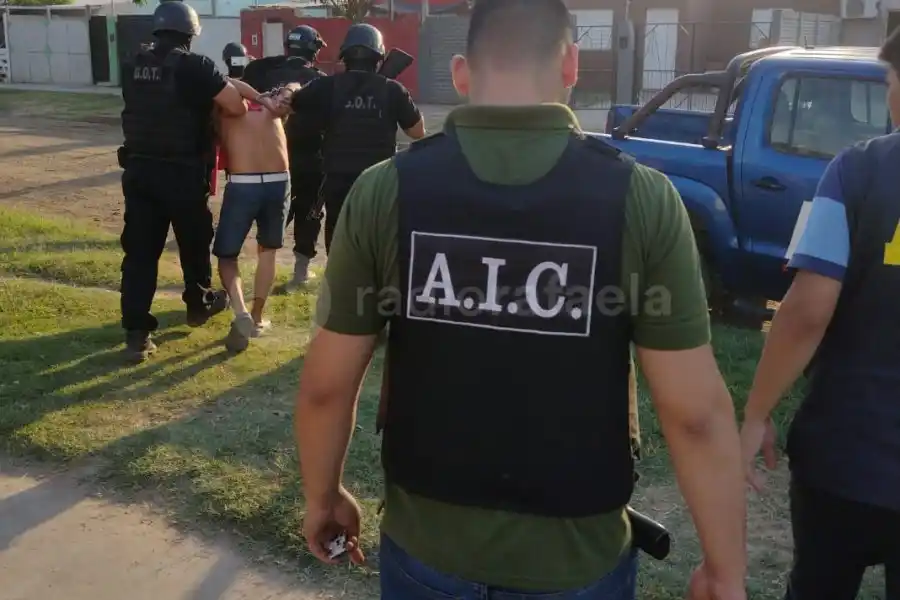 Detuvieron a un ‘tiratiros’ que era intensamente buscado: la AIC allanó tres domicilios en Rafaela