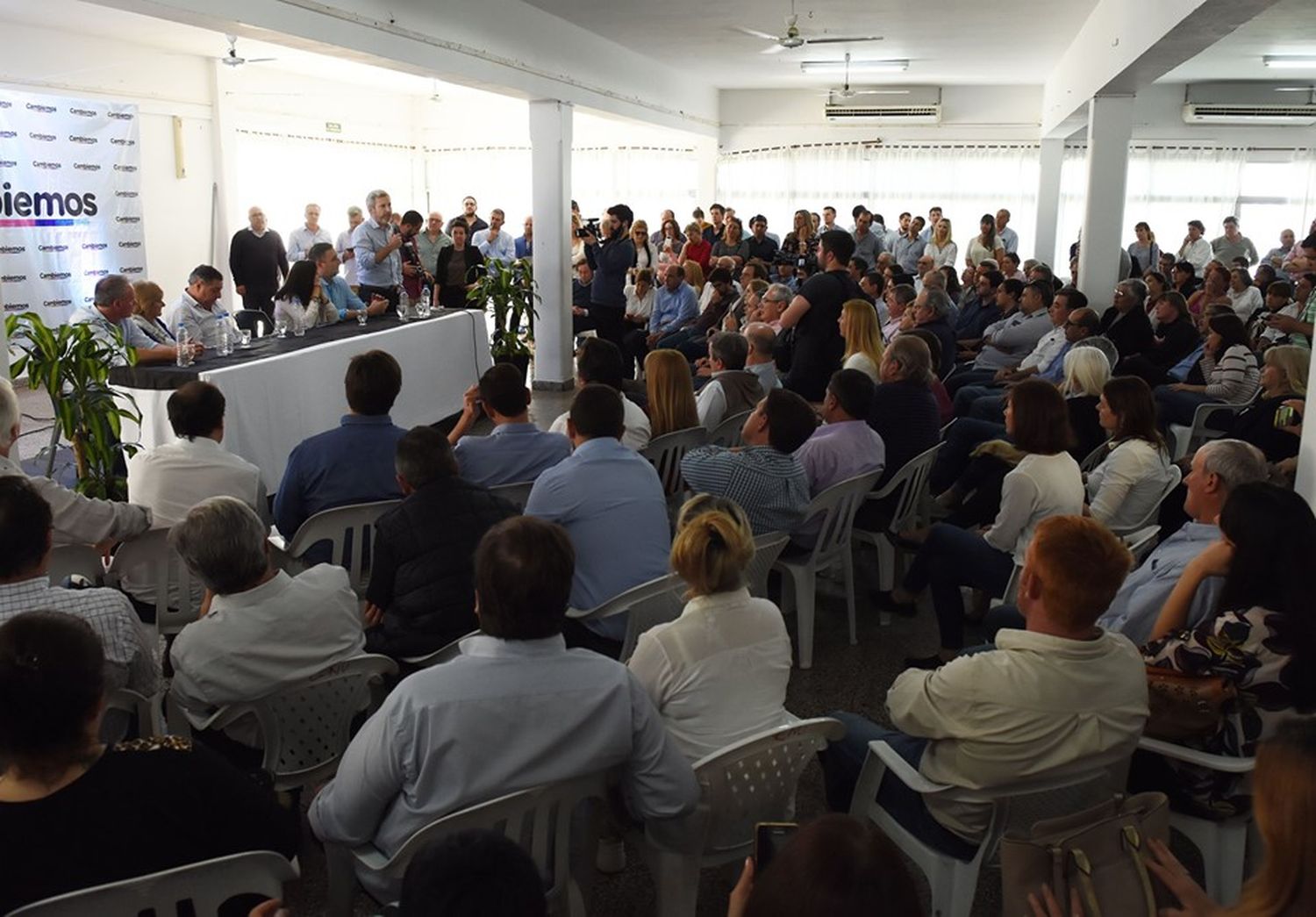 Frigerio admitió que deben “buscar otro camino que cuide más a la clase media, a los trabajadores y a las pymes”