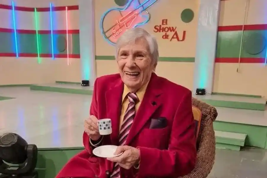 Dolor en Rosario: murió el histórico conductor de radio y TV Alberto "AJ" Llorente