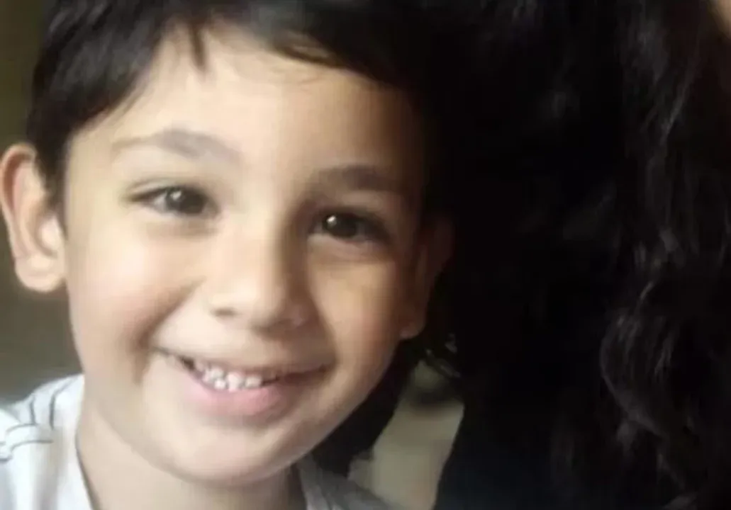 Buscan a un niño de 5 años