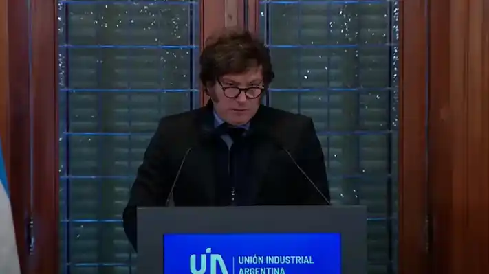 Milei anunció la eliminación total del Impuesto País desde el mes de diciembre