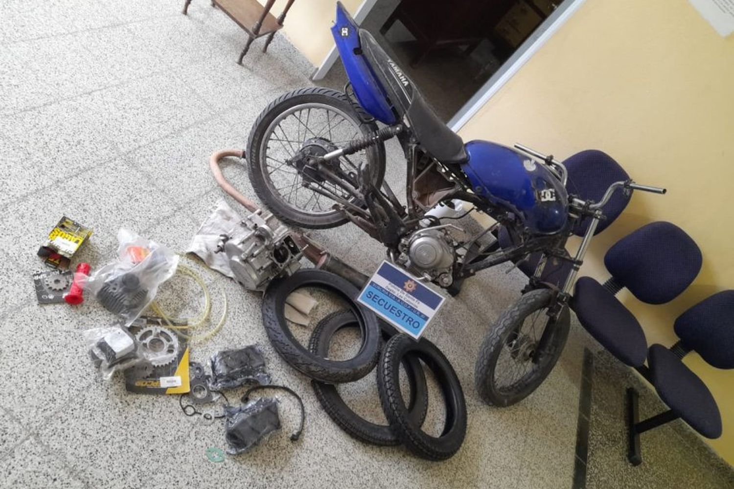 Recuperaron repuestos y partes de motos robadas en un taller mecánico