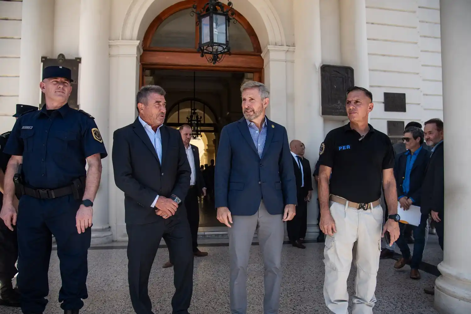 La Provincia endureció controles sobre adicionales policiales y derogó el esquema “80/20”