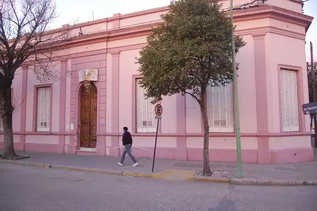 Vuelta a clases: robaron materiales de obra de la escuela Rocamora