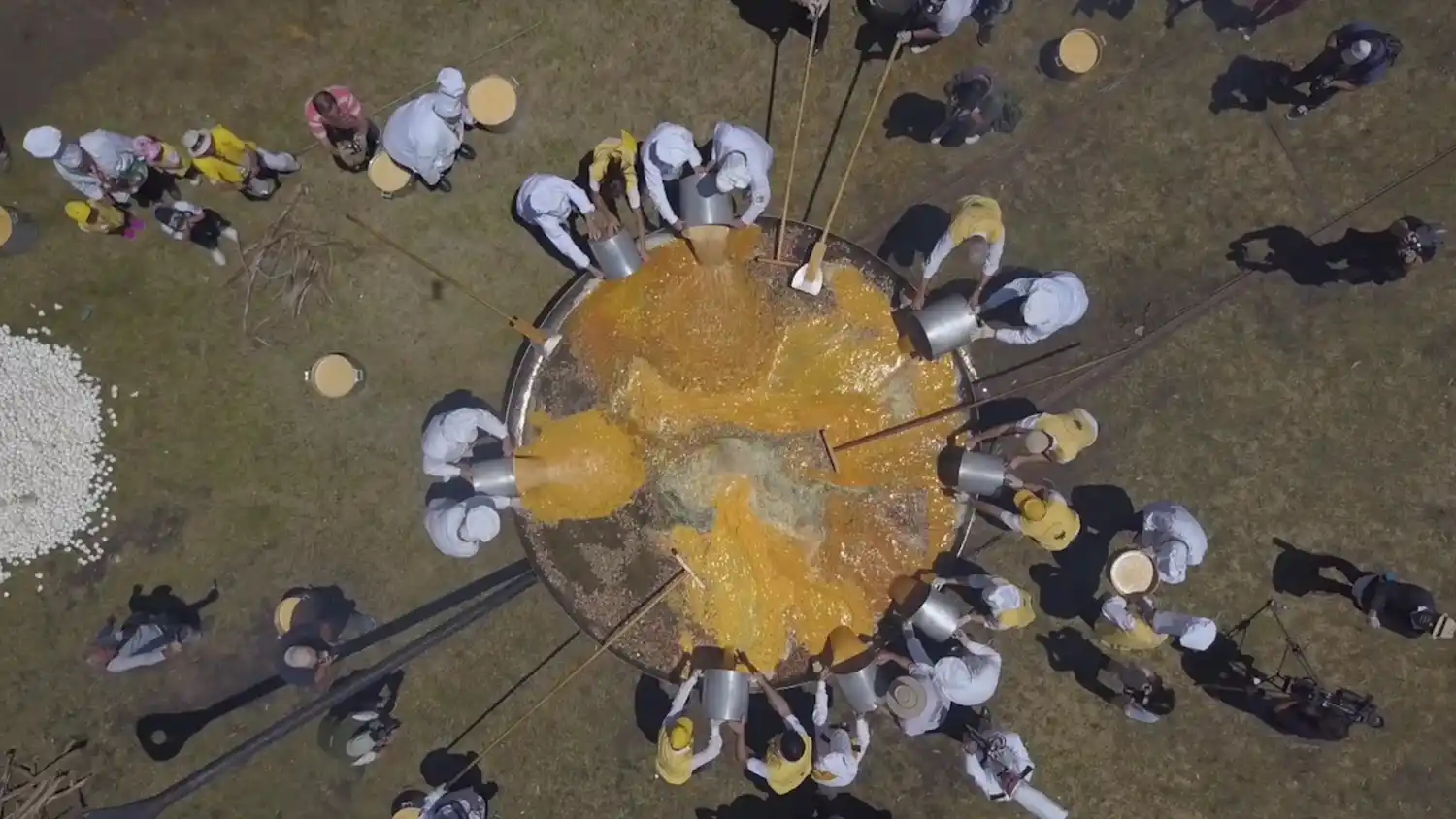 Usarán 25 mil huevos y romperán otro récord