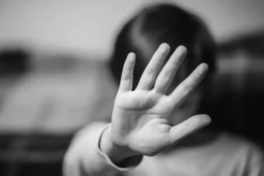 Abusó de las nietas de su pareja durante más de tres años: quedó en prisión preventiva