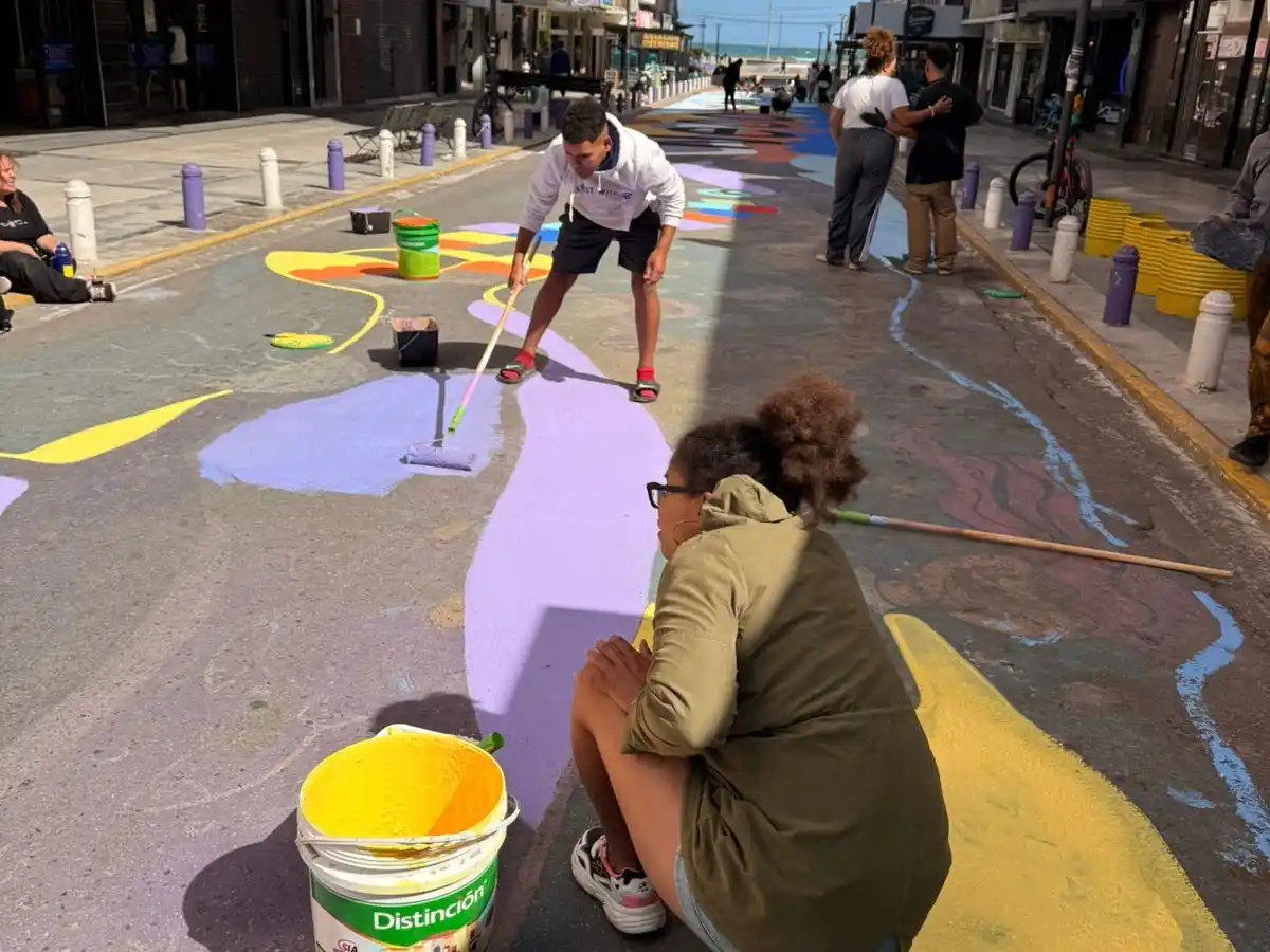 Comenzaron a pintar la peatonal 83