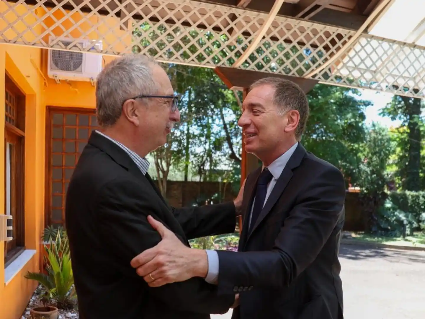 Hugo Passalacqua recibió al ministro Diego Santilli.