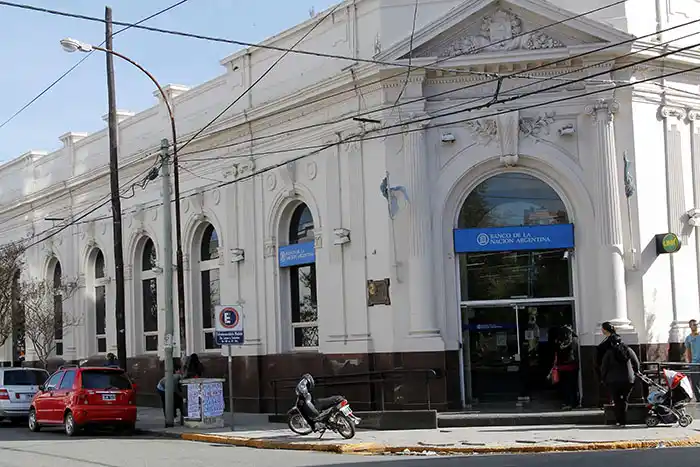 Los bancos atienen de 8 a 13