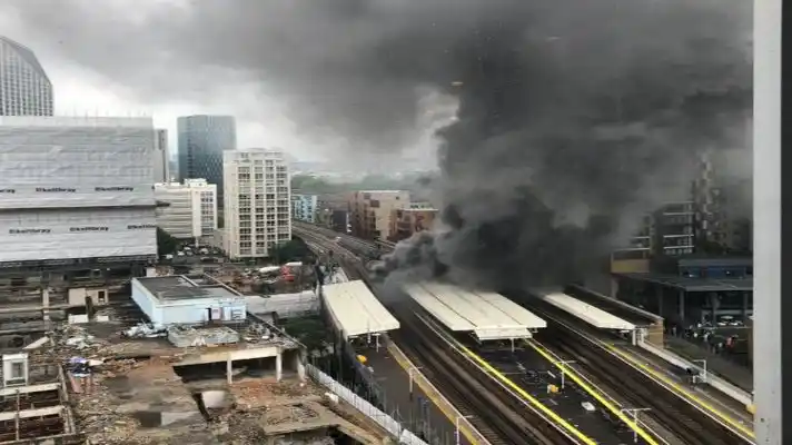 NO ES UN ACTO TERRORISTA: evacuan estación del metro de Londres por gigantesco incendio en una de sus estaciones