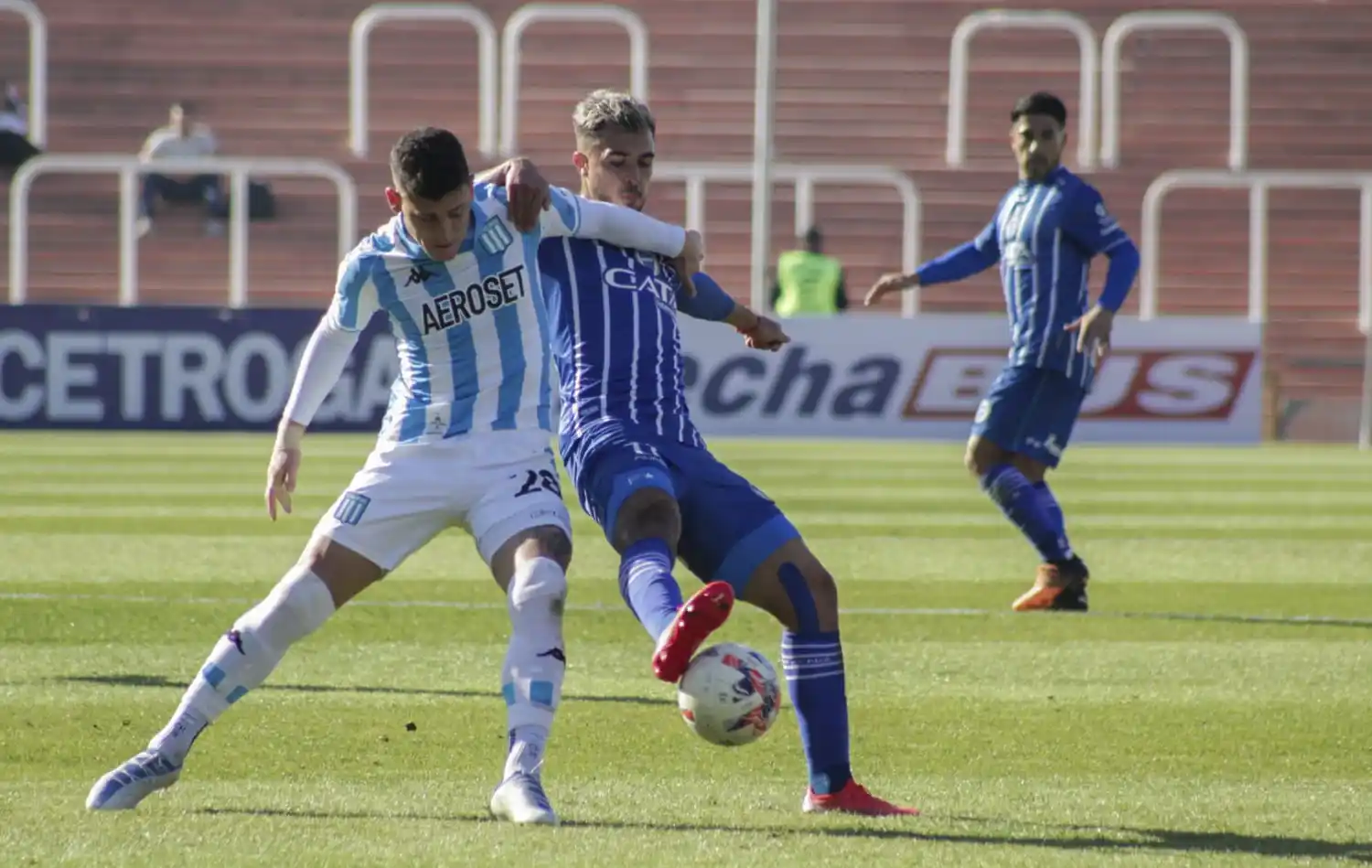 Godoy Cruz festejó ante un Racing sin respuestas