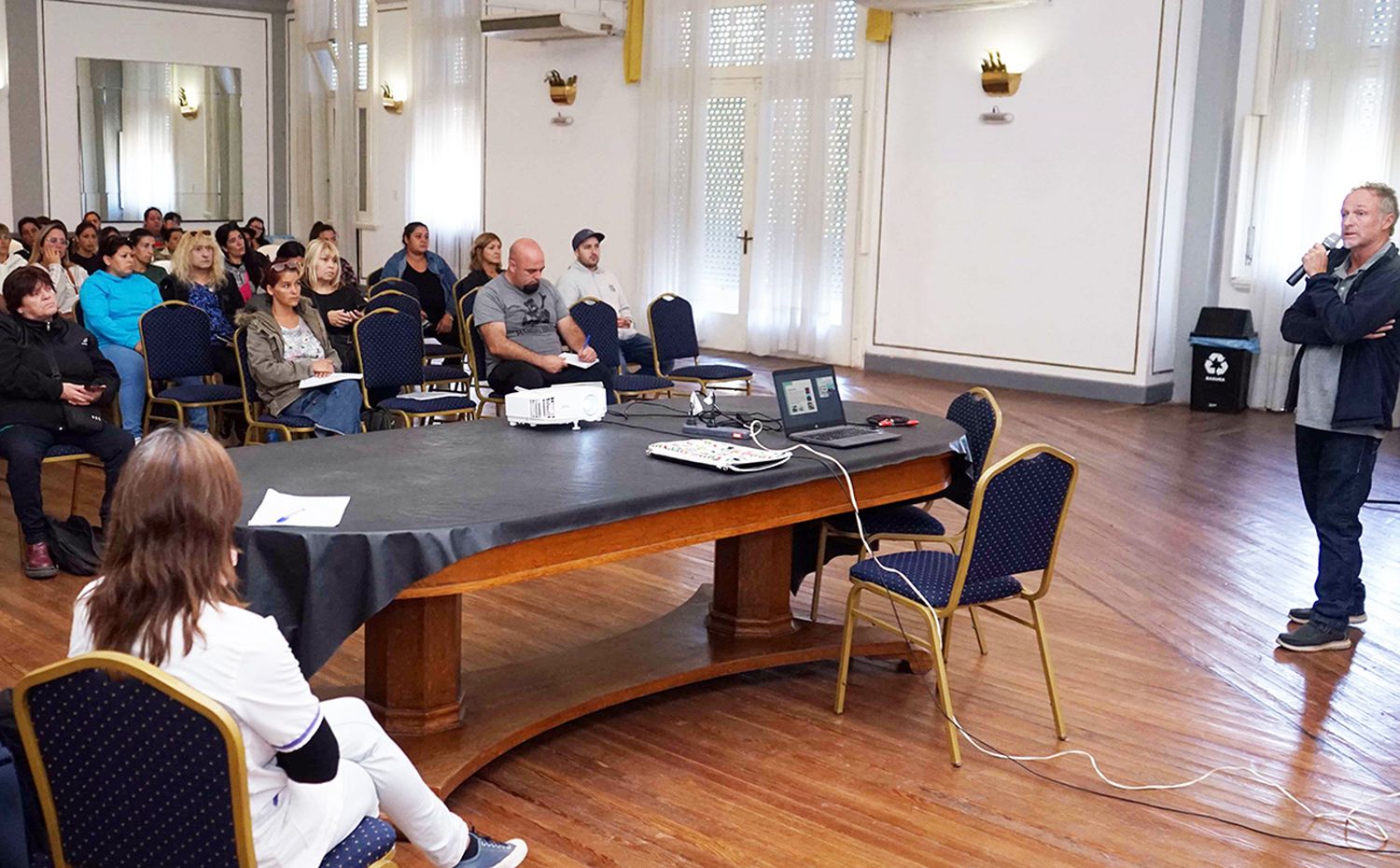 Ayer comenzó. El nuevo curso en la sede municipal