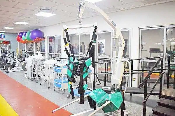 Entregaron equipamiento para el
Servicio de Kinesiología del HAC