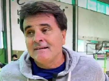 Juan Lofrano visitó Club Bancario Gualeguay y dejó una jornada llena de aprendizajes y pasión por el minibásquet