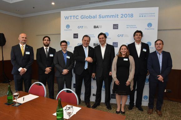 El Foro Económico Mundial facilitará diálogos para apoyar el crecimiento de la industria del turismo y la aviación en Argentina