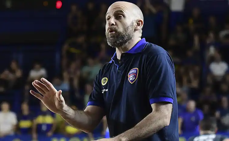 El entrenador marplatense de Quimsa, Leandro Ramella.