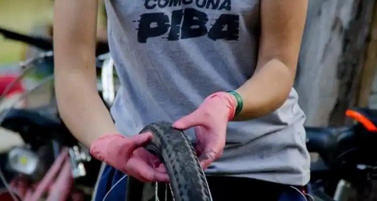 Taller de “mecánica básica de bici para pibxs”