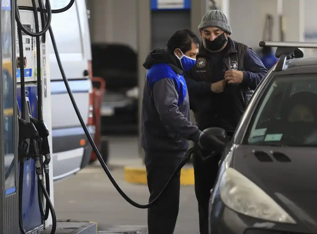 Shell y Puma se sumaron a YPF con la suba de precios de los combustibles