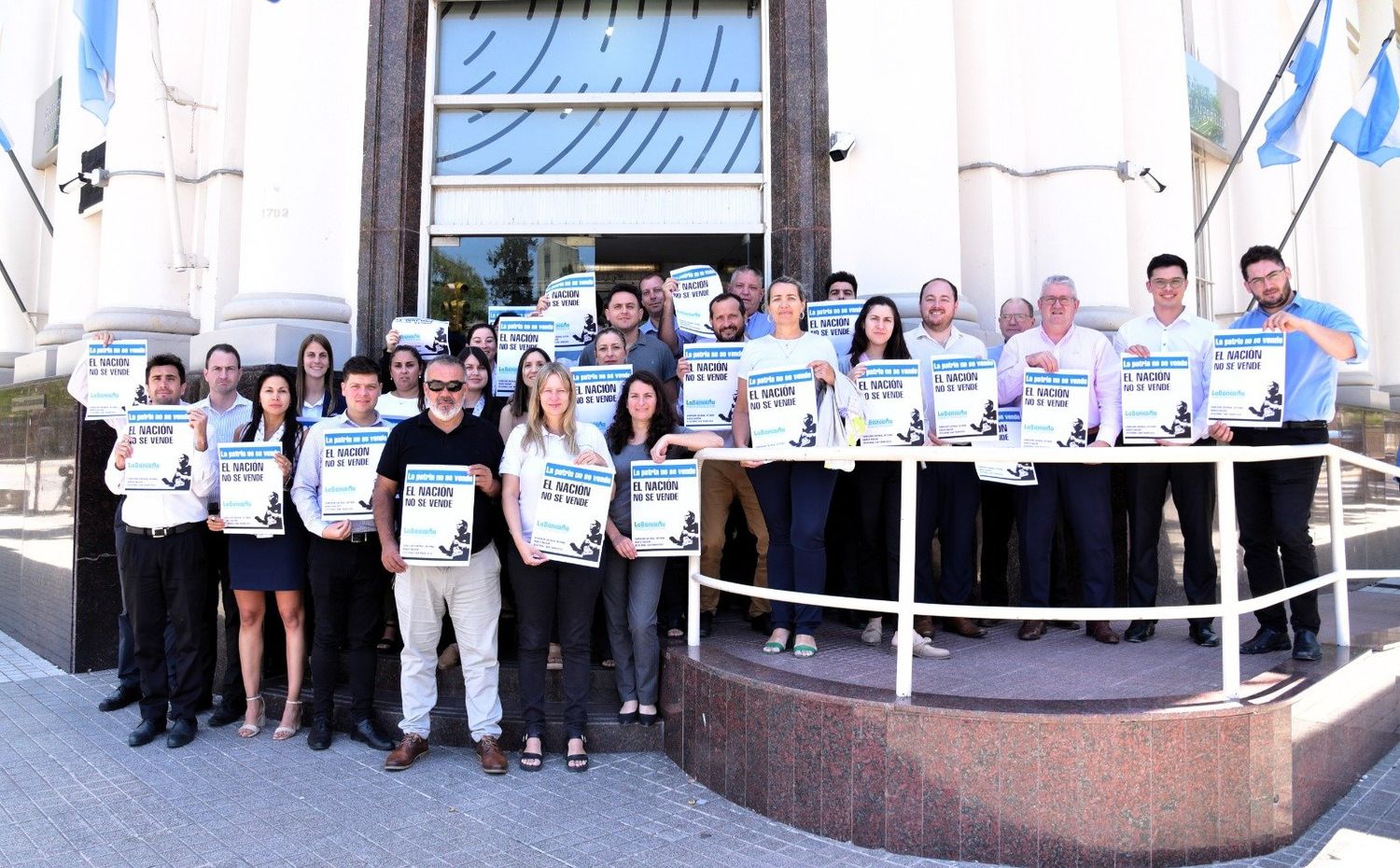 Marcha de empleados en defensa del Banco Nación