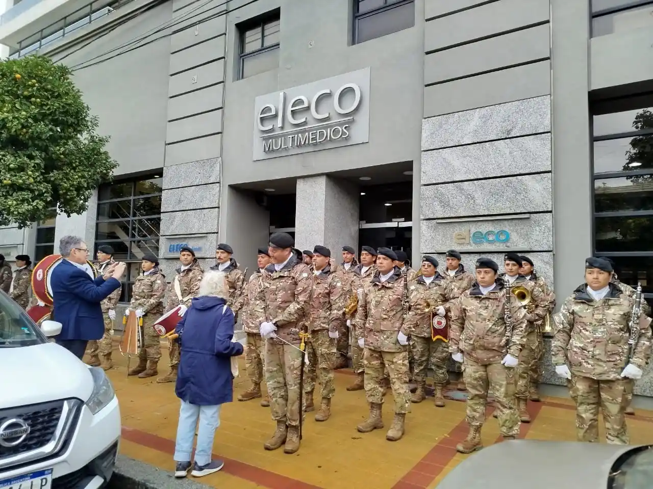 Escuela 32 y Banda Militar en El Eco - 1
