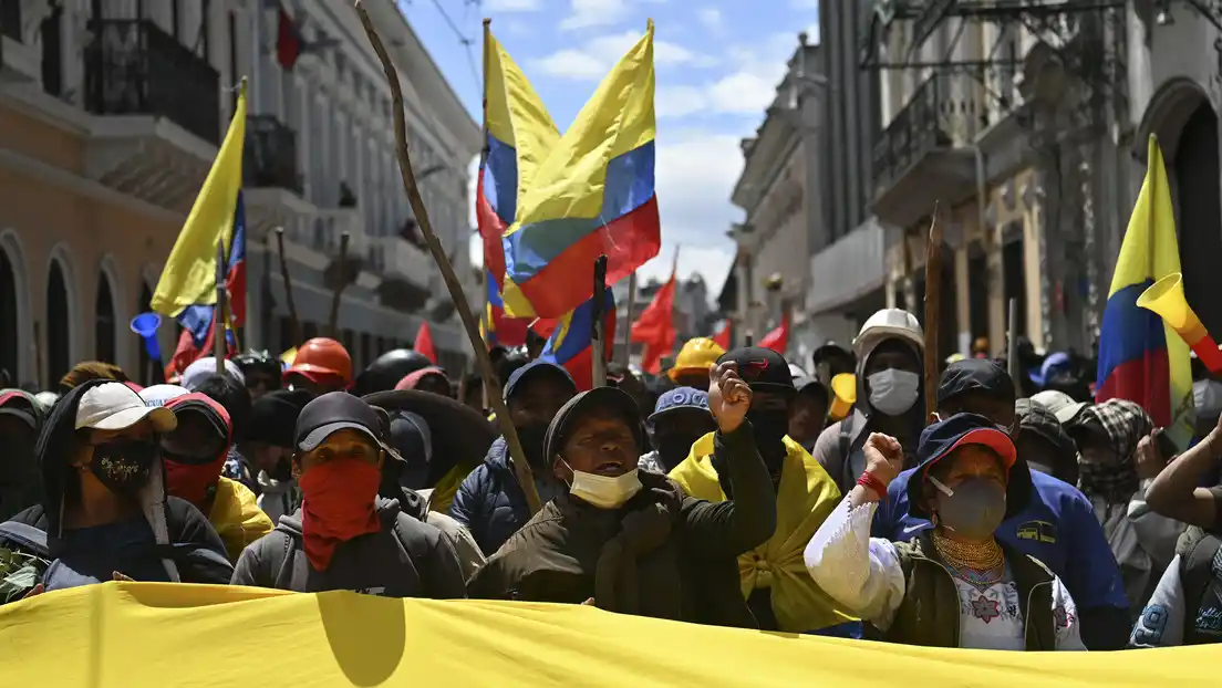 Nuevas manifestaciones se realizaron ayer en las calles de Quito.