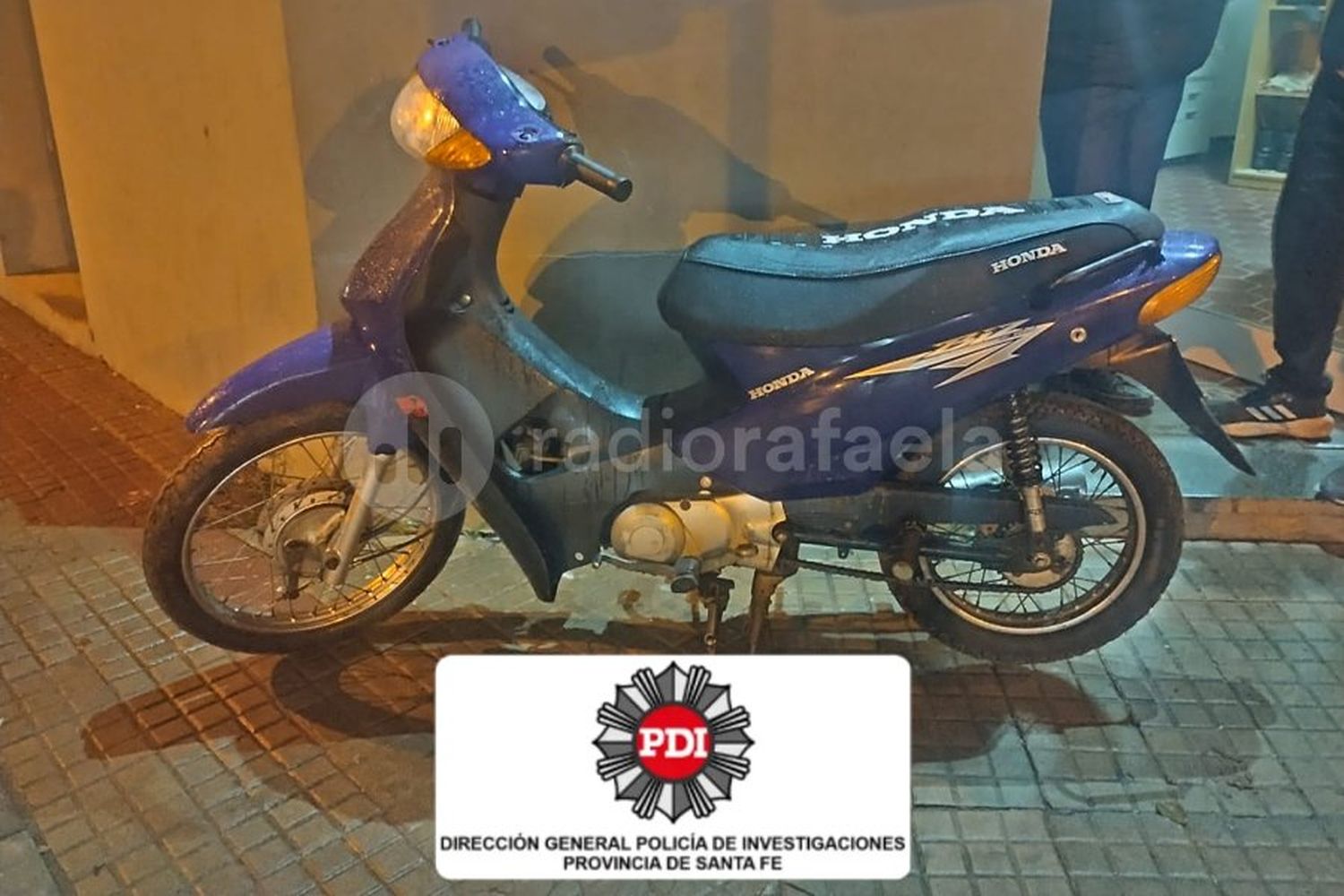 En el asentamiento Martín Fierro, la PDI encontró una moto robada