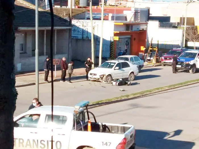 Dos motociclistas heridos