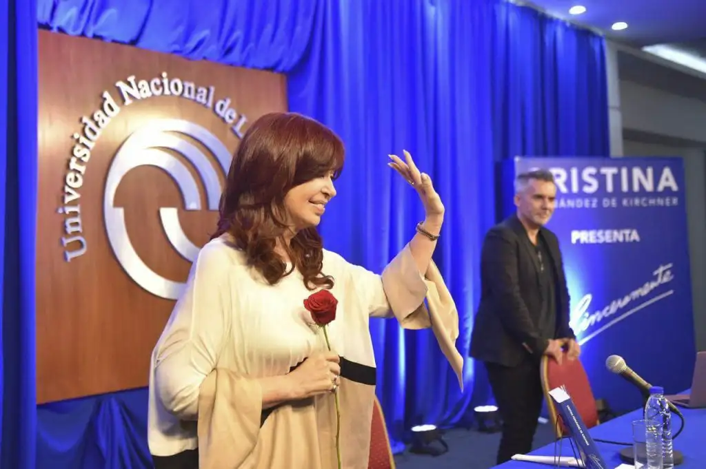 En La Matanza, Cristina Kirchner dijo el país que viene es “difícil y complejo”