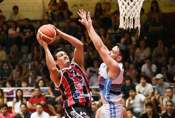 Central despachó a Ferro y sigue a paso firme con su racha invicta