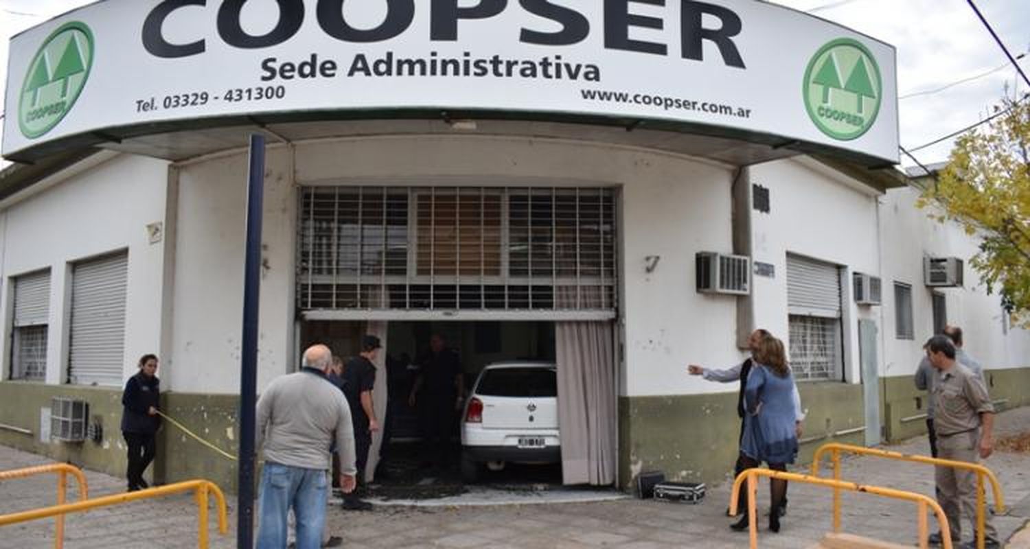 Coopser reveló que la mujer que chocó las oficinas nunca fue a pedir prórroga o a exponer su situación