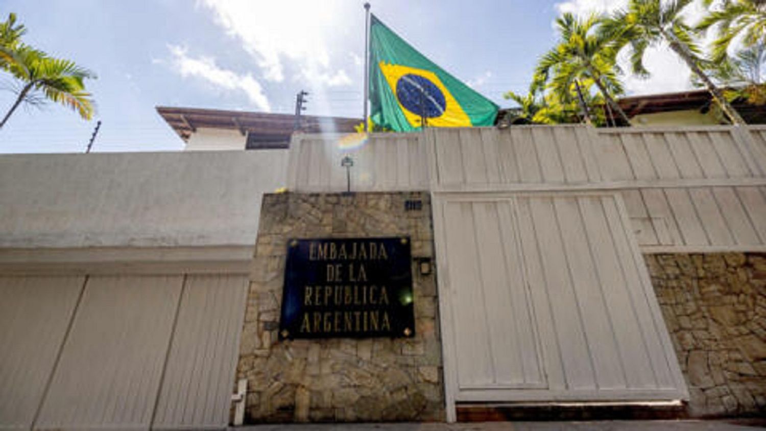BRASIL ASUME CUSTODIA y representación de las embajadas de Perú y Argentina tras acuerdo con Venezuela (+Comunicado)