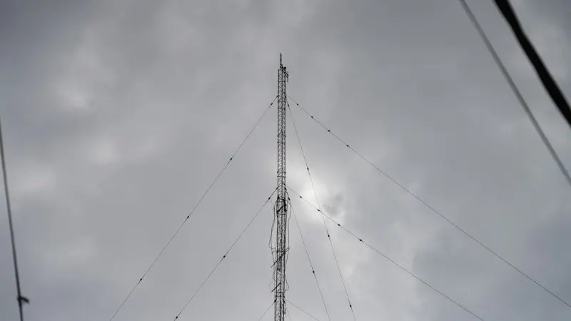 Tragedia en Rosario:  un obrero falleció al caer desde una antena en zona sur