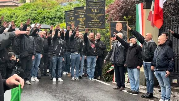 Neofascistas italianos hicieron el saludo nazi a 79 años de la ejecución de Mussolini
