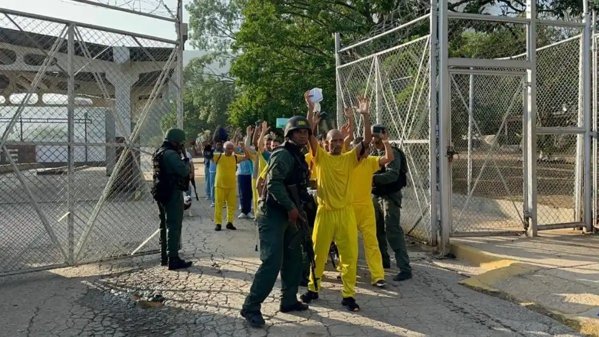 Más de 1.000 reclusos de la cárcel de Tocorón han sido trasladados a otros penales (VIDEO+FOTOS)