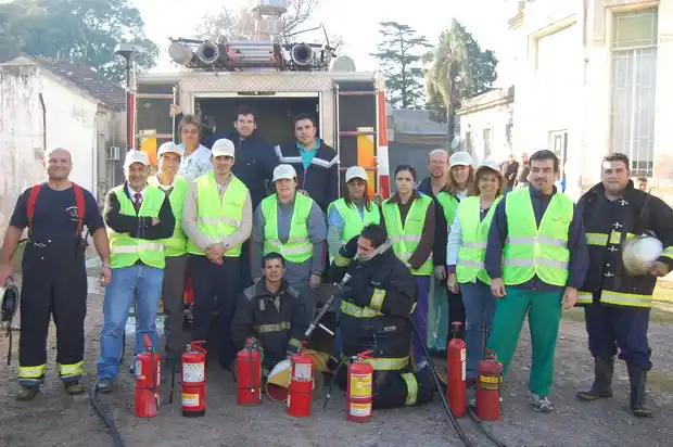 Bomberos y Brigadistas del Hospital realizaron un simulacro